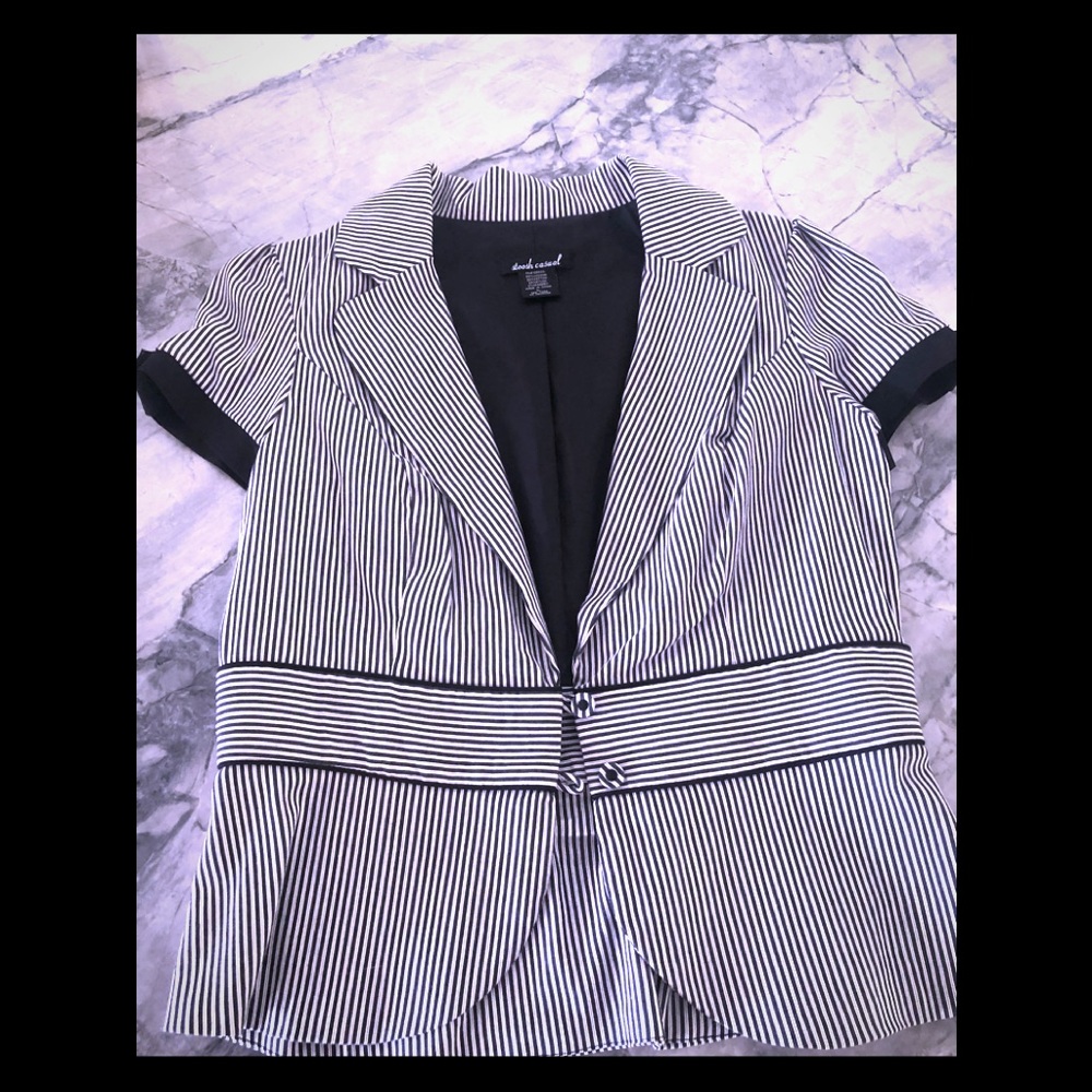 Seersucker short sleeved blazer